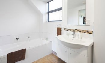 Focus Motel And Executive Suites