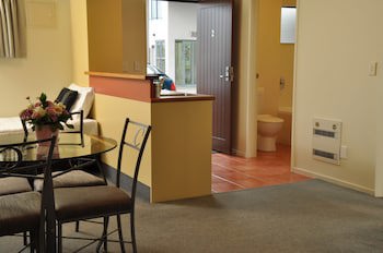 Chancellor Motor Lodge & Conference Centre