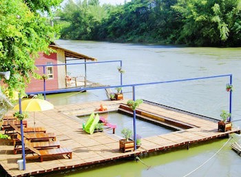 Boutique Raft Resort