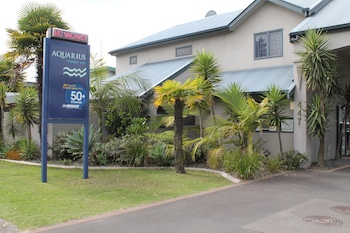 Aquarius Motor Inn