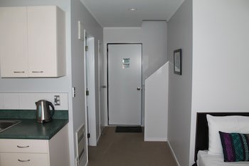 Aquarius Motor Inn