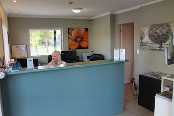 Aquarius Motor Inn