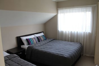 Aquarius Motor Inn