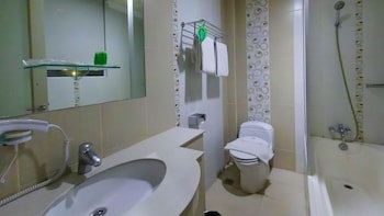 Amos Cozy Hotel & Convention Hall