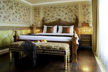 Amos Cozy Hotel & Convention Hall