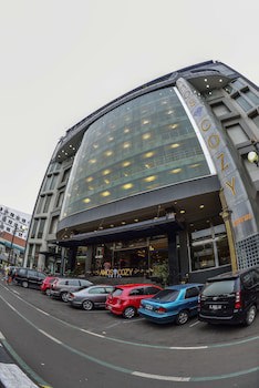 Amos Cozy Hotel & Convention Hall