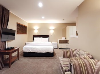 Cornwall Park Motor Inn