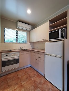 Cornwall Park Motor Inn