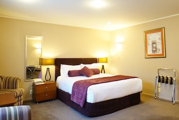 Cornwall Park Motor Inn