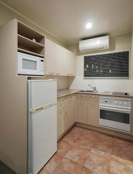 Cornwall Park Motor Inn