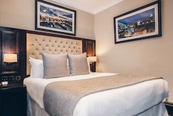 County Hotel & County Aparthotel Newcastle