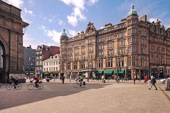 County Hotel & County Aparthotel Newcastle