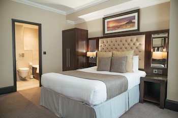 County Hotel & County Aparthotel Newcastle