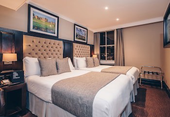County Hotel & County Aparthotel Newcastle
