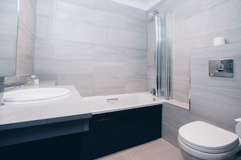 County Hotel & County Aparthotel Newcastle