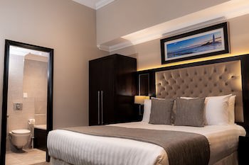 County Hotel & County Aparthotel Newcastle