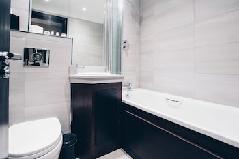 County Hotel & County Aparthotel Newcastle