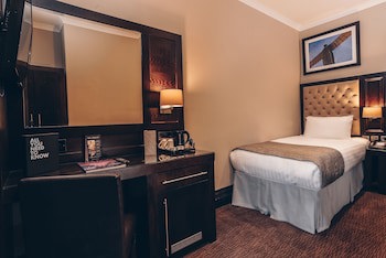 County Hotel & County Aparthotel Newcastle