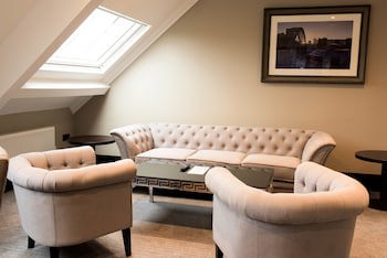 County Hotel & County Aparthotel Newcastle