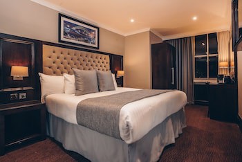 County Hotel & County Aparthotel Newcastle