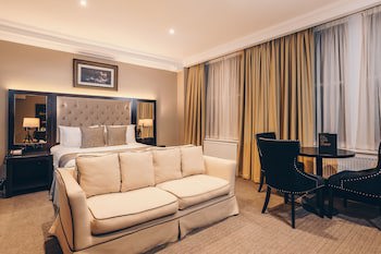 County Hotel & County Aparthotel Newcastle