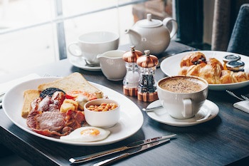 County Hotel & County Aparthotel Newcastle