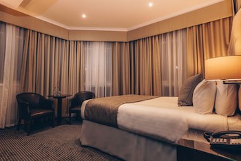 County Hotel & County Aparthotel Newcastle
