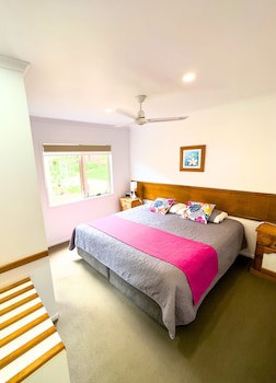 Poinciana Cottages
