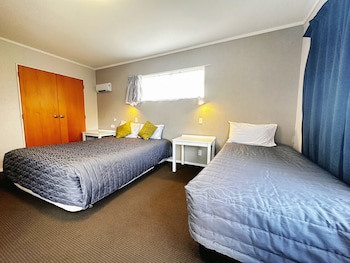 Kingswood Manor Motel