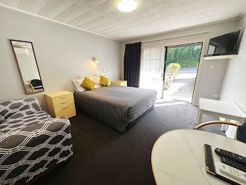 Kingswood Manor Motel