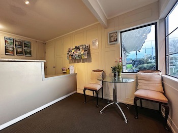 Kingswood Manor Motel