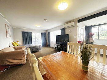 Kingswood Manor Motel