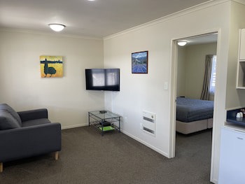Bassingers Motor Lodge