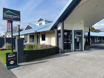 Bassingers Motor Lodge