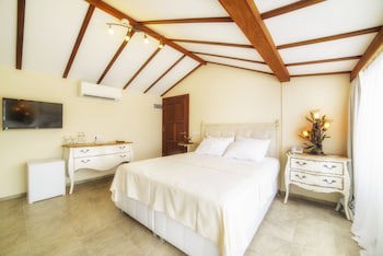 Honeymoon Room  Sea view