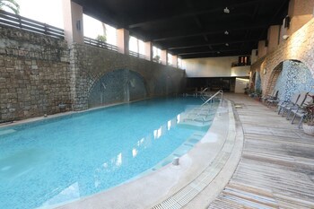 Hoya Hot Springs Resort & Spa