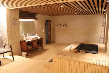 Hoya Hot Springs Resort & Spa