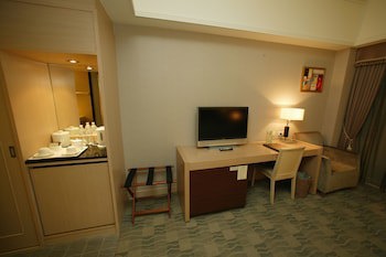 Hoya Hot Springs Resort & Spa