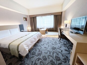 Hoya Hot Springs Resort & Spa