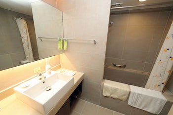 Hoya Hot Springs Resort & Spa