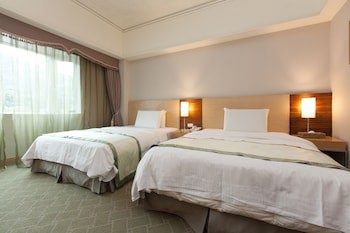 Hoya Hot Springs Resort & Spa