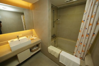 Hoya Hot Springs Resort & Spa