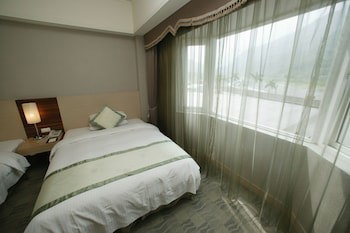 Hoya Hot Springs Resort & Spa