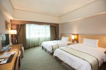 Hoya Hot Springs Resort & Spa