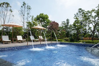 Everrich Golden Lake Hotel