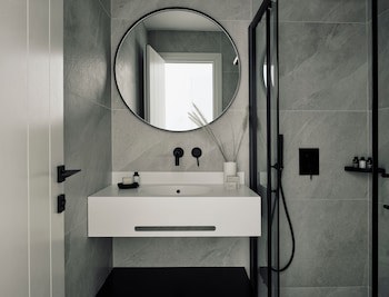 Acteon Hotel