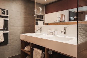 Anthony's Life & Style Hotel