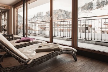 Anthony's Life & Style Hotel