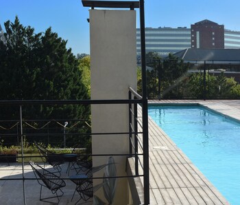Casa Campus Pilar Suites