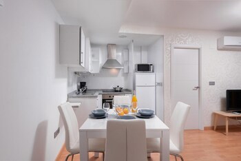 Apartamentos Globus By Be Alicante